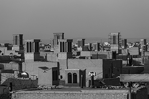 写真１　採風塔が並ぶ街の風景