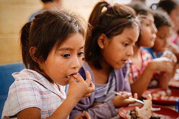 写真２　「栄養価の優れた、十分な量の給食」