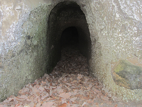 写真２　用水の堀貫（隧道）