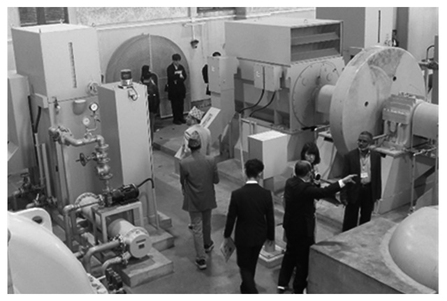 写真５　「日野川第一揚水機場」視察